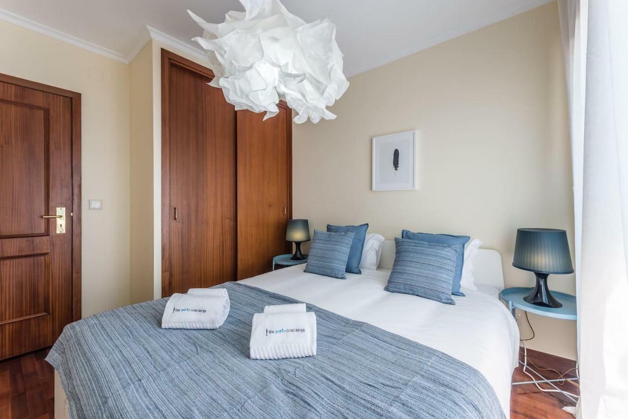 Guestready- Reflecting Apt Appartamento OOporto Esterno foto