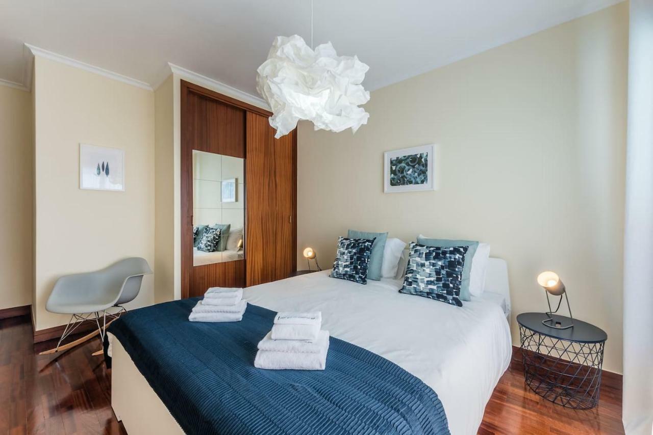 Guestready- Reflecting Apt Appartamento OOporto Esterno foto